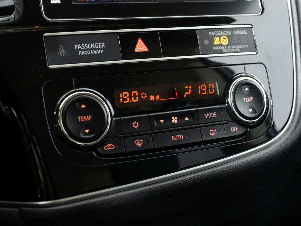 Купить Mitsubishi Outlander, 2019, 108 009 км, фото №17