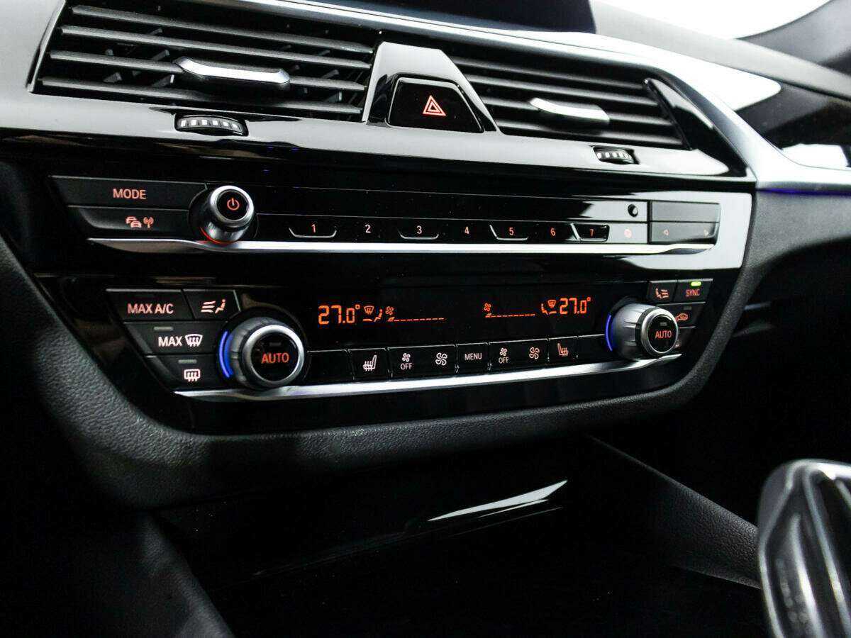 Купить BMW 5 серии 520d xDrive, 2019, 73 453 км, фото №21