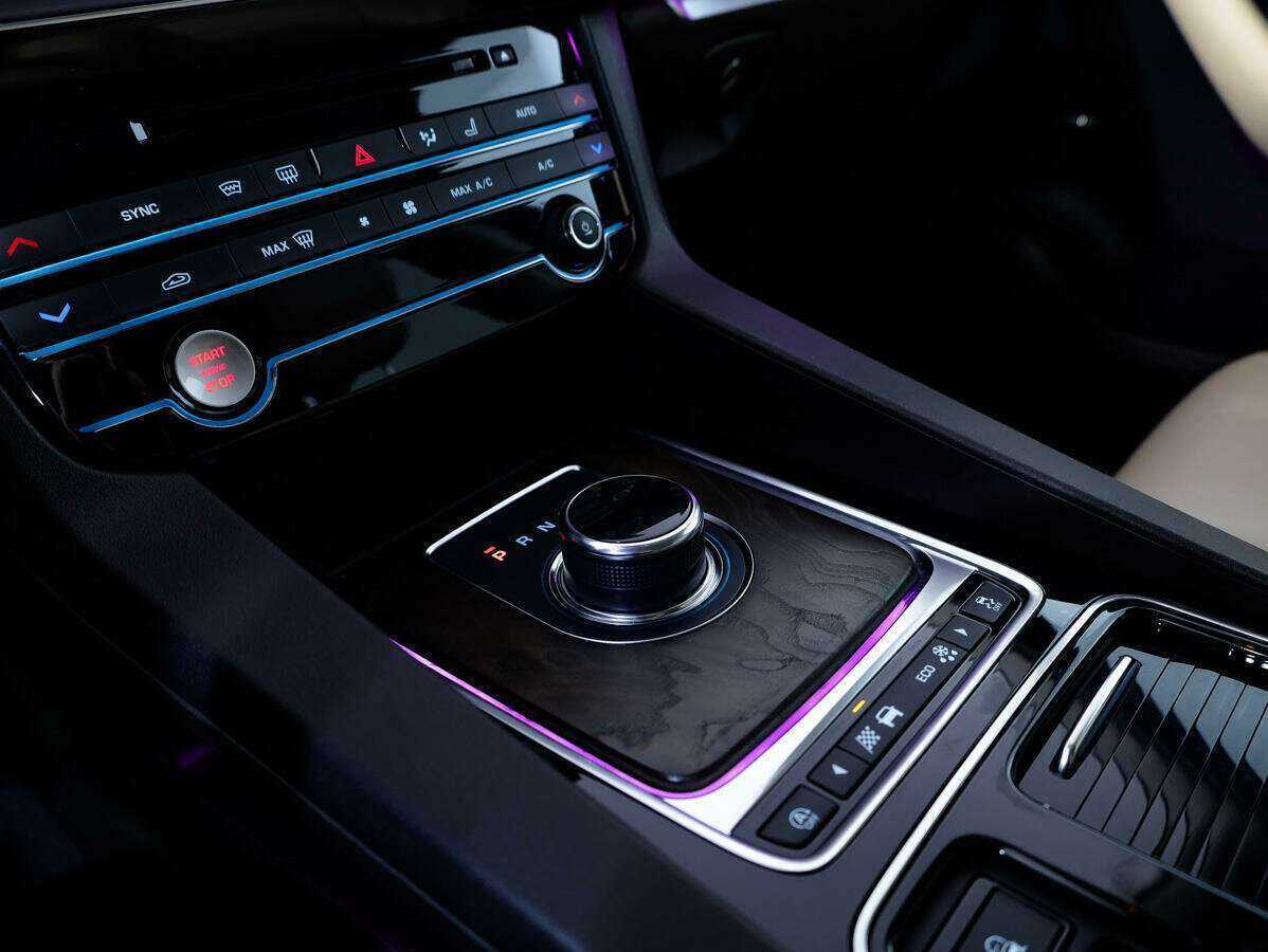 Купить Jaguar F-Pace, 2018, 100 183 км, фото №17