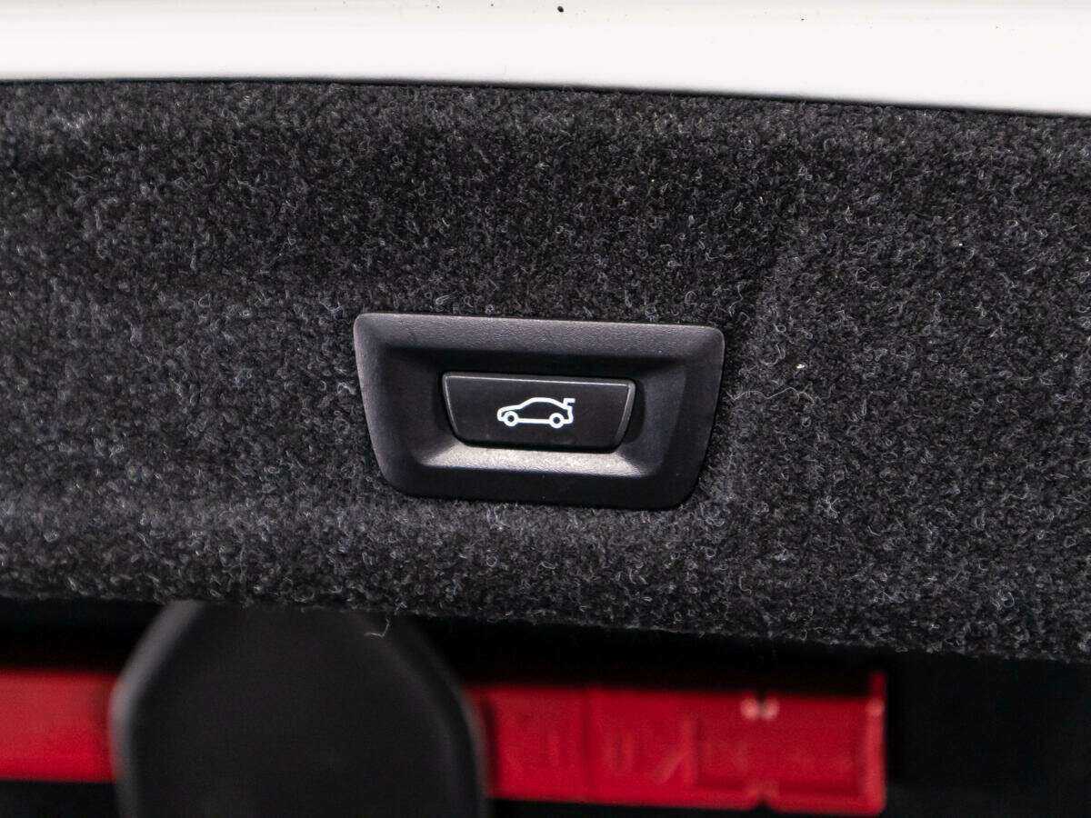 Купить BMW 3 серии 320i xDrive, 2020, 83 995 км, фото №15