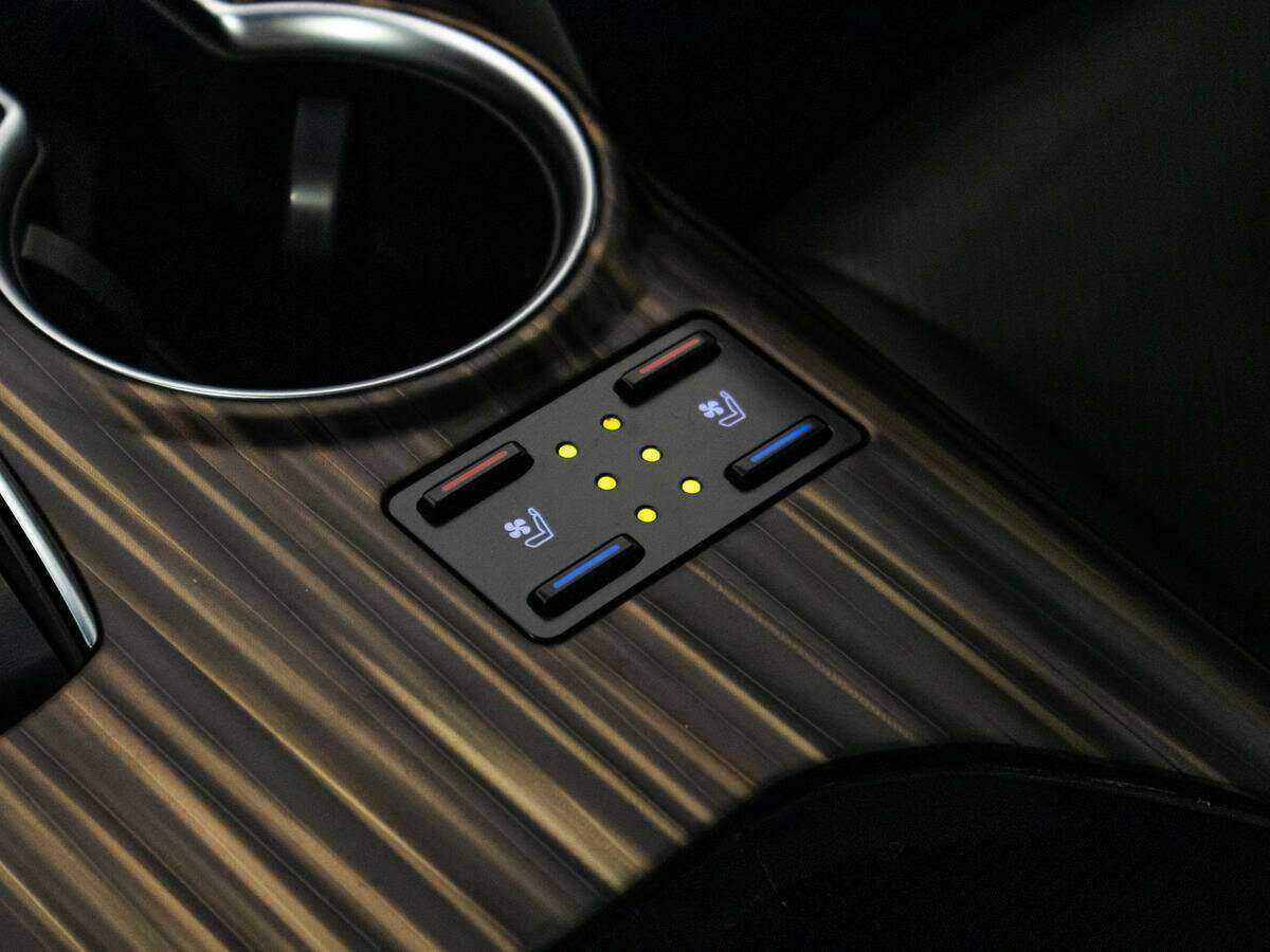 Купить Toyota Camry, 2018, 69 000 км, фото №20