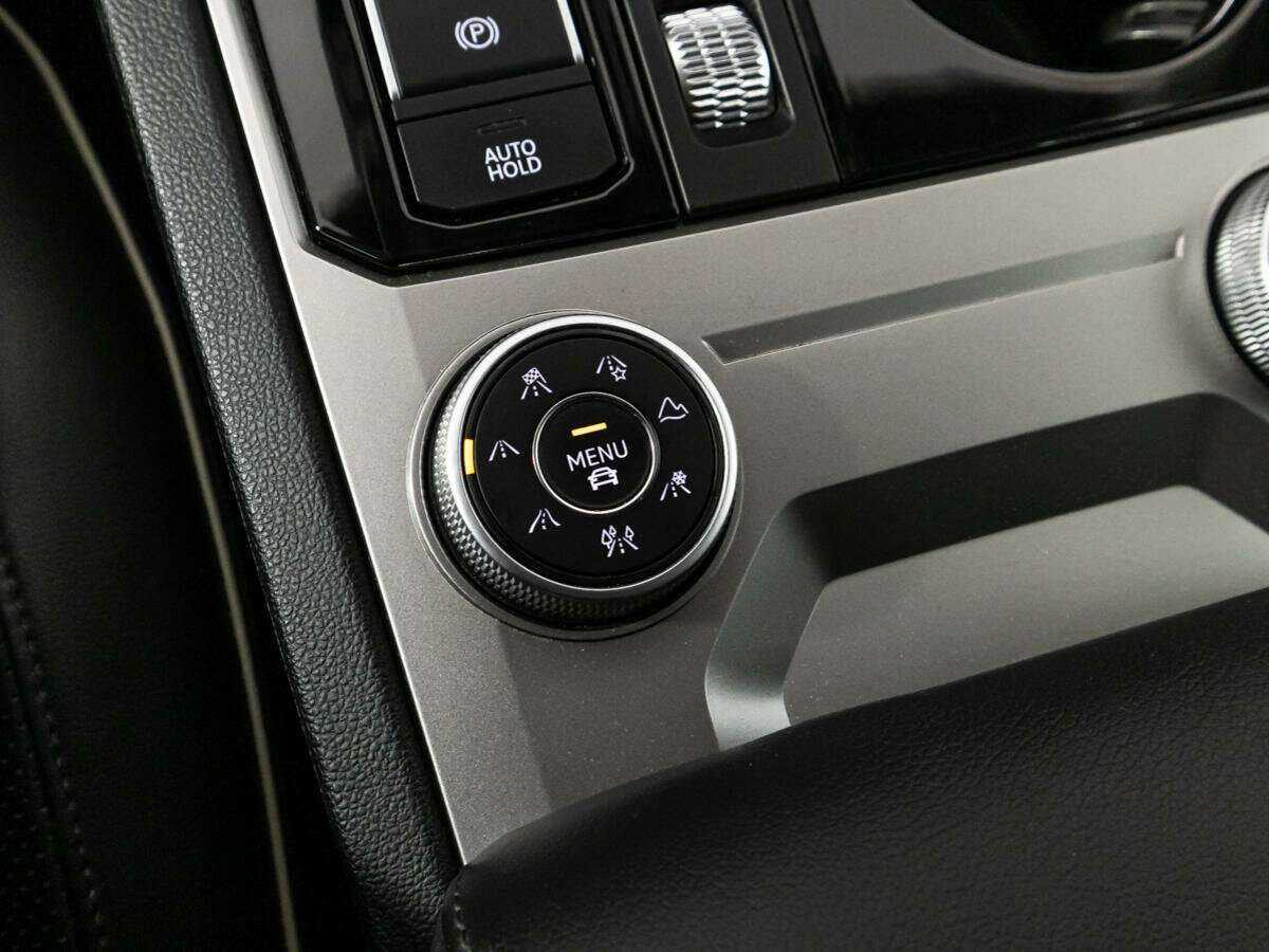 Купить Volkswagen Touareg, 2018, 180 315 км, фото №20