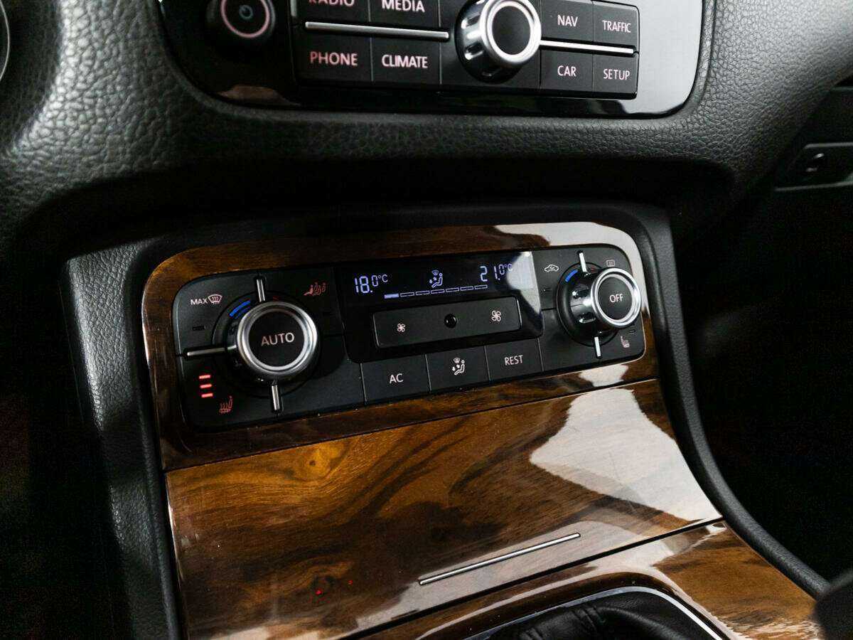 Купить Volkswagen Touareg, 2010, 178 045 км, фото №16