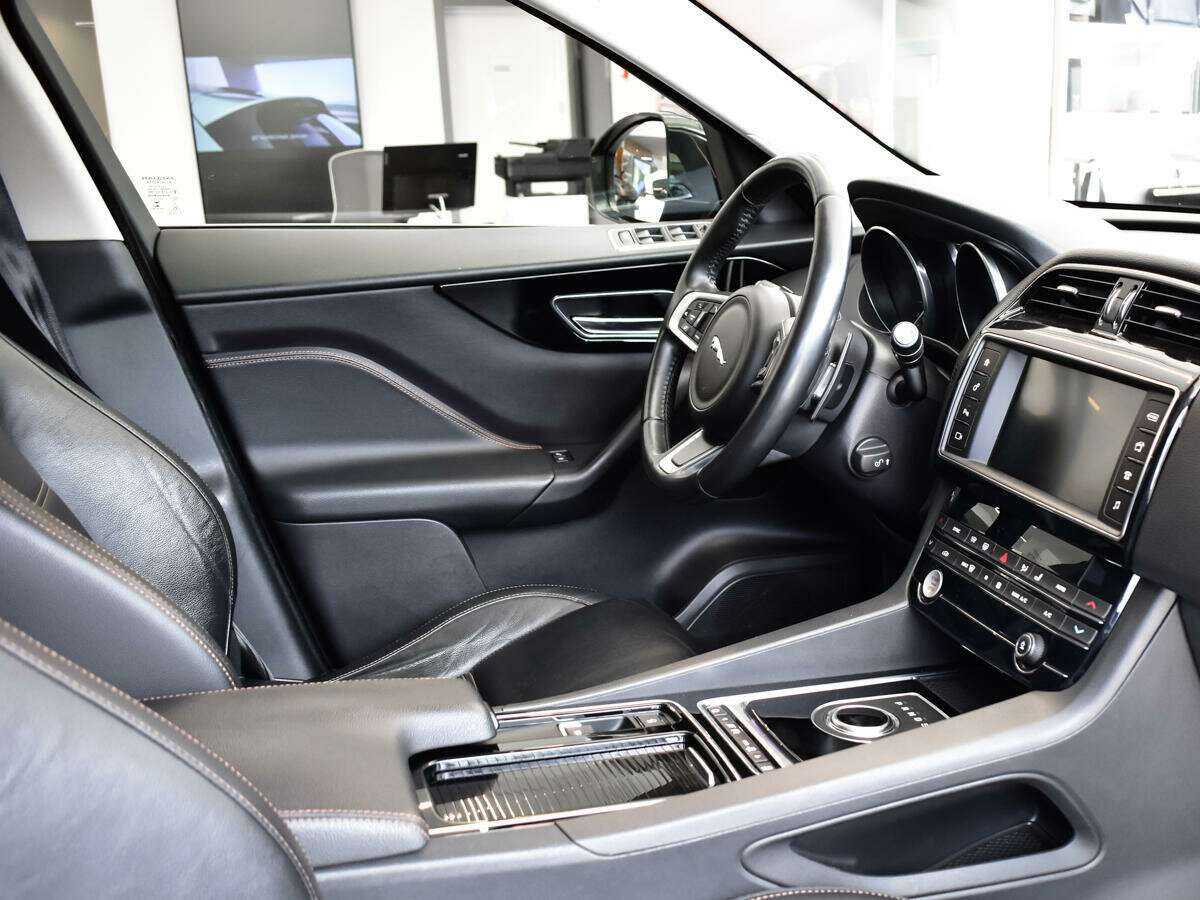 Купить Jaguar F-Pace, 2017, 105 038 км, фото №7