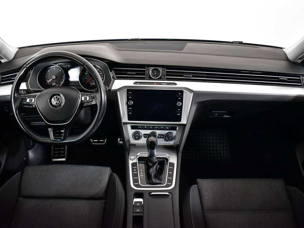 Купить Volkswagen Passat DSG7, 2018, 134 790 км, фото №12
