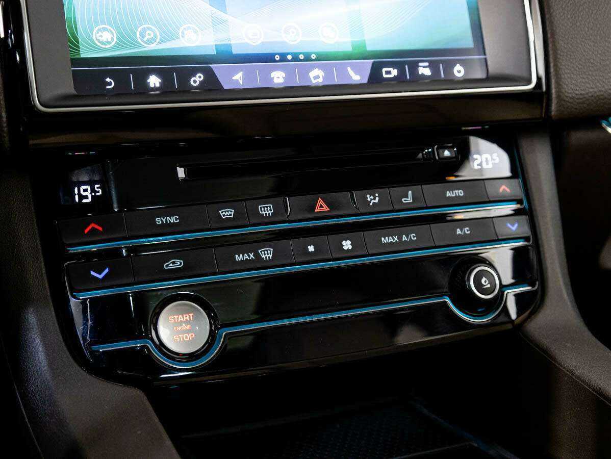 Купить Jaguar F-Pace, 2016, 83 850 км, фото №21