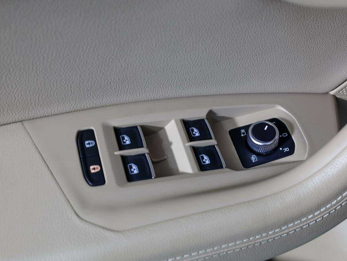 Купить Volkswagen Touareg, 2020, 100 050 км, фото №14