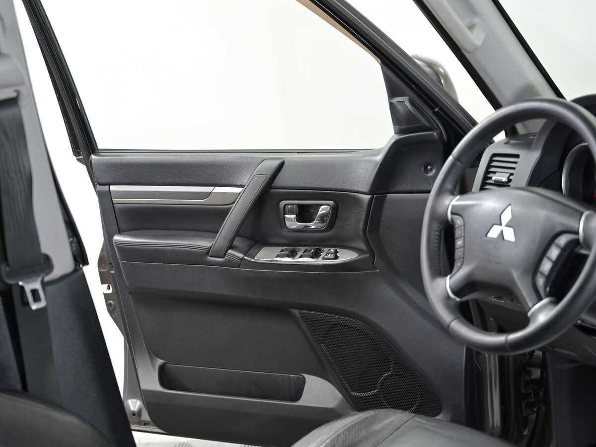 Купить Mitsubishi Pajero, 2010, 153 000 км, фото №8