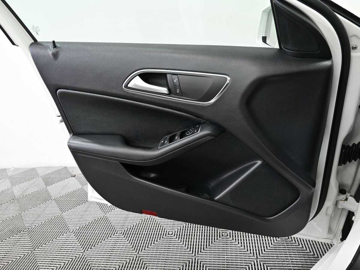 Купить Mercedes-Benz A-Класс 180, 2014, 137 000 км, фото №10