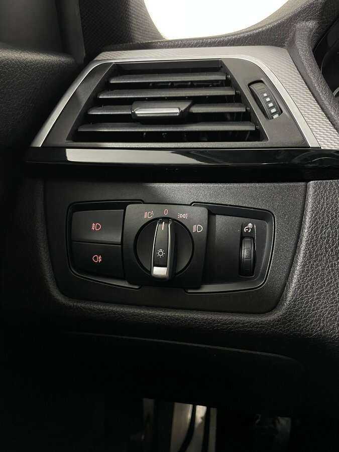 Купить BMW 3 серии 320i xDrive, 2016, 109 000 км, фото №21