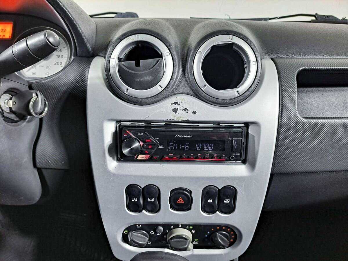 Купить Renault Logan, 2011, 203 000 км, фото №13