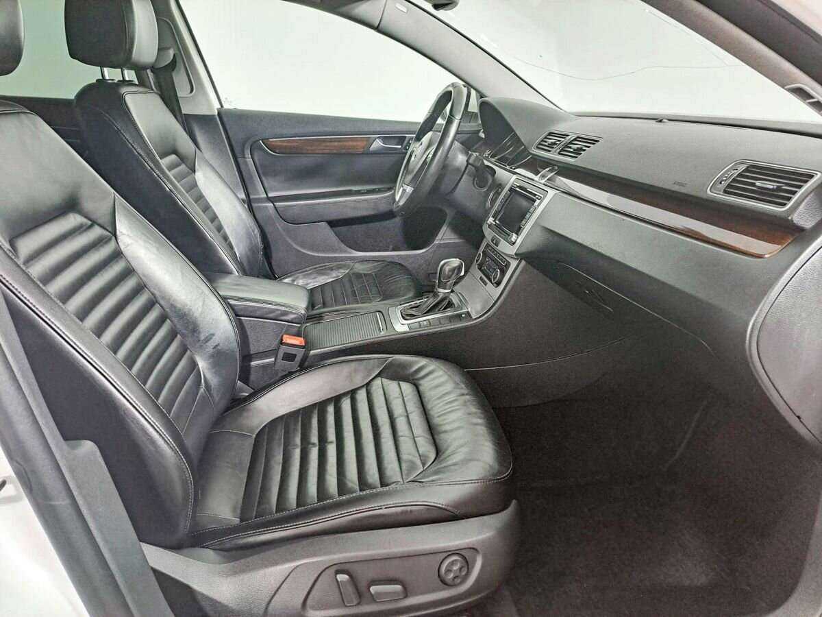 Купить Volkswagen Passat, 2011, 171 000 км, фото №9