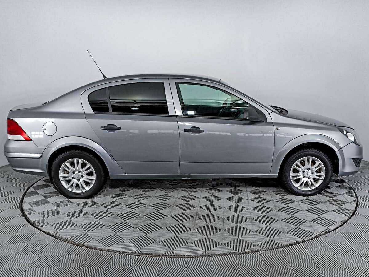 Купить Opel Astra, 2011, 179 779 км, фото №4