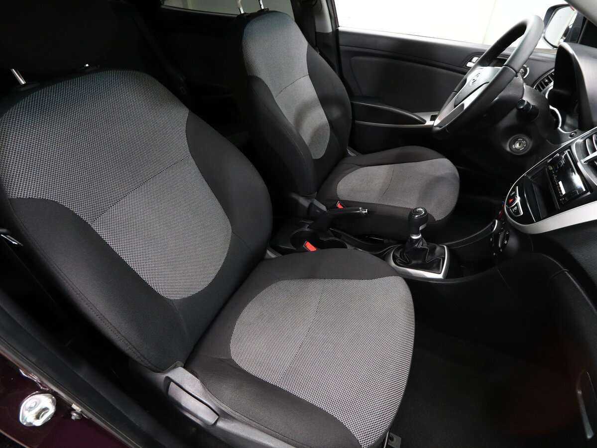 Купить Hyundai Solaris, 2011, 301 000 км, фото №11