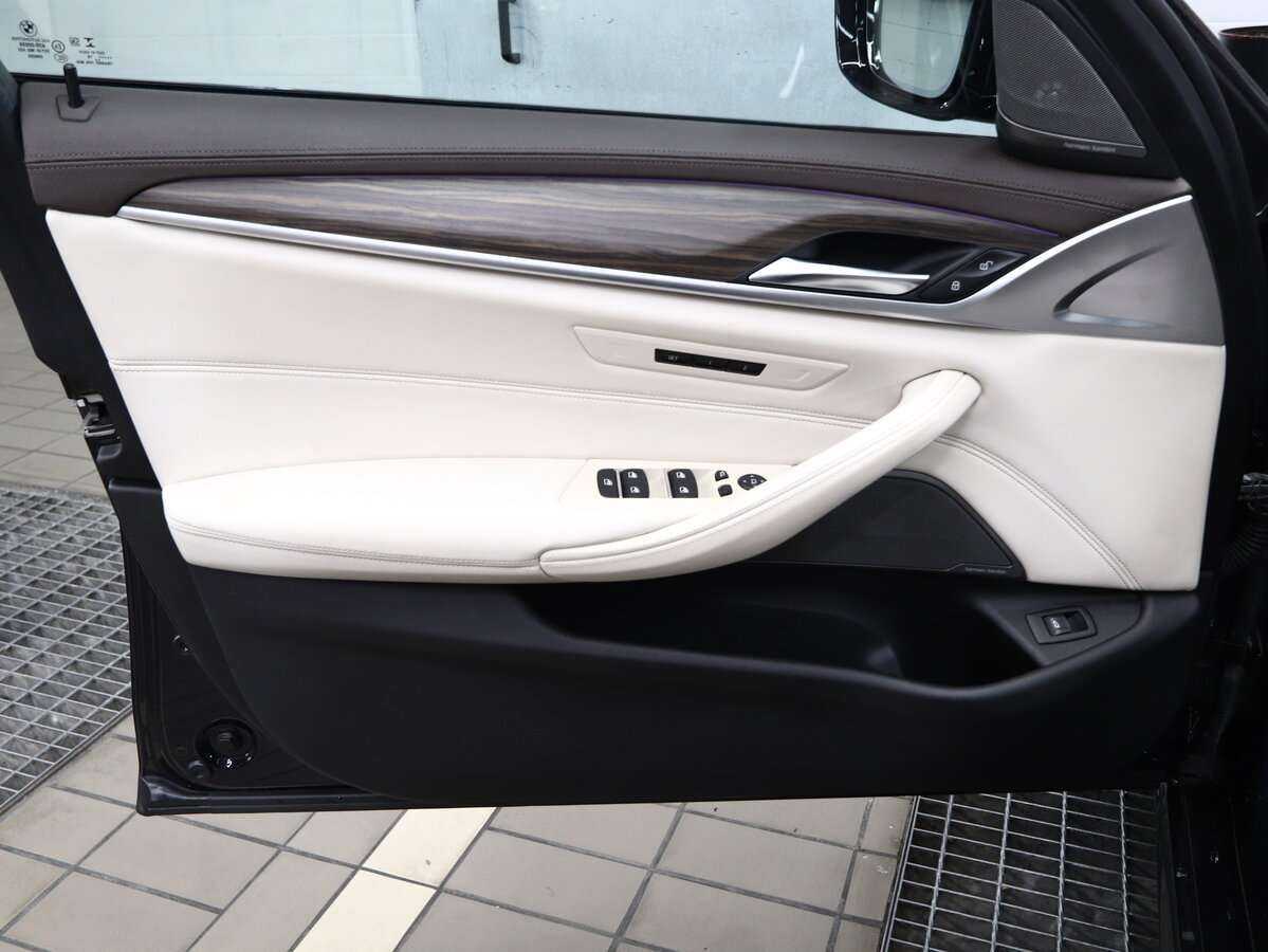 Купить BMW 5 серии 530d xDrive, 2018, 114 200 км, фото №17