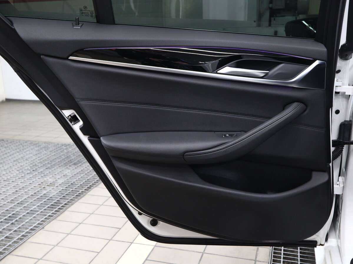 Купить BMW 5 серии 520d xDrive, 2017, 96 500 км, фото №14