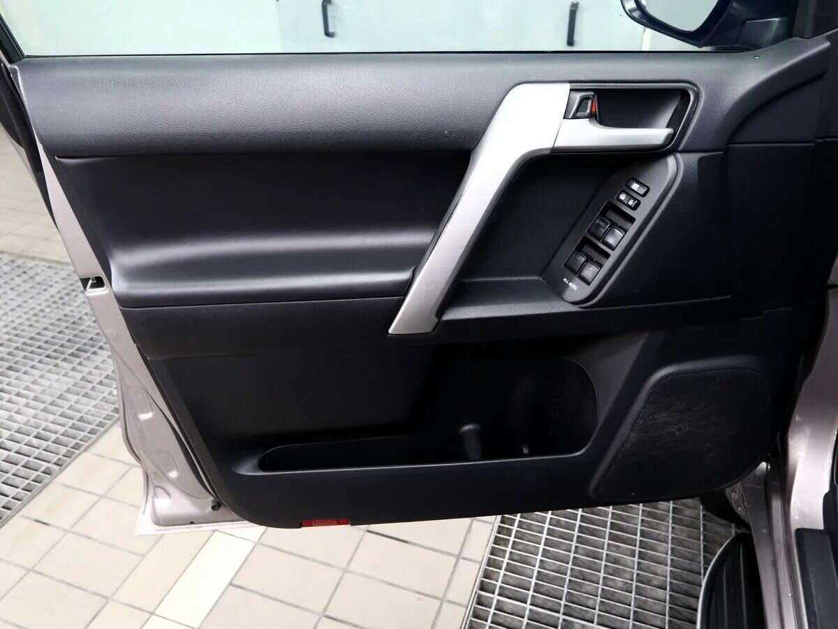 Купить Toyota Land Cruiser Prado, 2018, 136 000 км, фото №8
