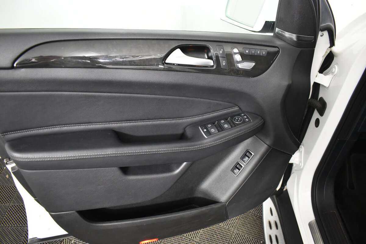Купить Mercedes-Benz GLS 350 d, 2016, 130 000 км, фото №13