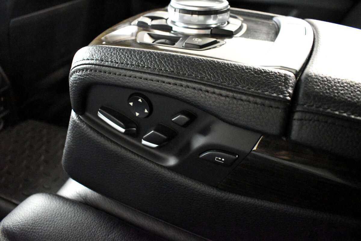 Купить BMW 7 серии Long 740Li xDrive, 2014, 252 722 км, фото №15