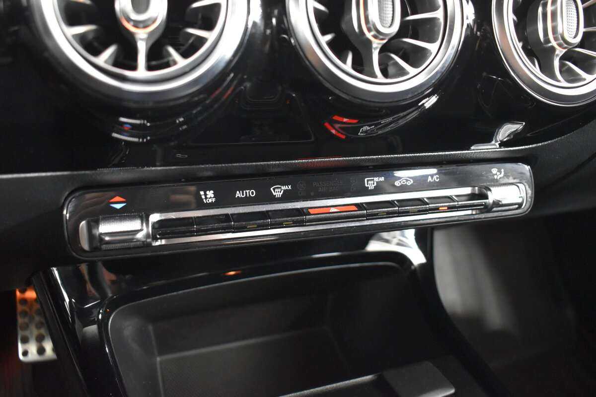 Купить Mercedes-Benz A-Класс 200, 2018, 77 800 км, фото №16