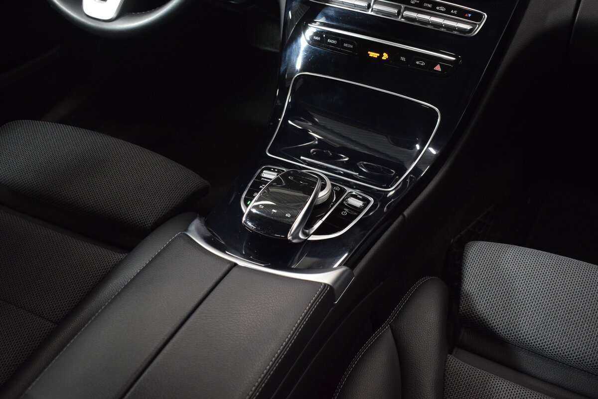 Купить Mercedes-Benz C-Класс 200, 2019, 66 500 км, фото №9