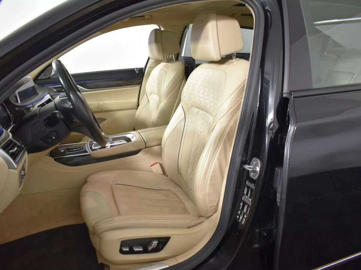 Купить BMW 7 серии 750i xDrive, 2017, 111 146 км, фото №10