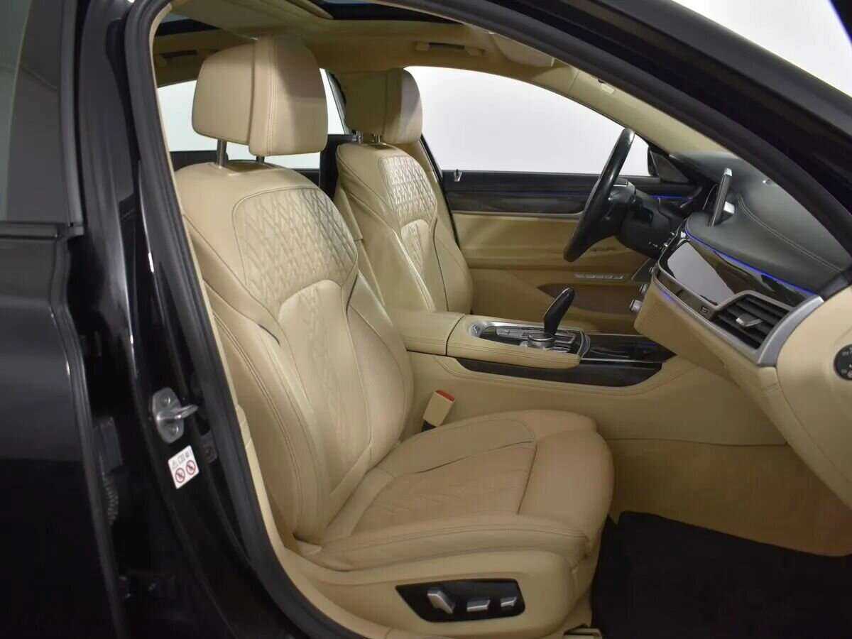 Купить BMW 7 серии 750i xDrive, 2017, 111 146 км, фото №11