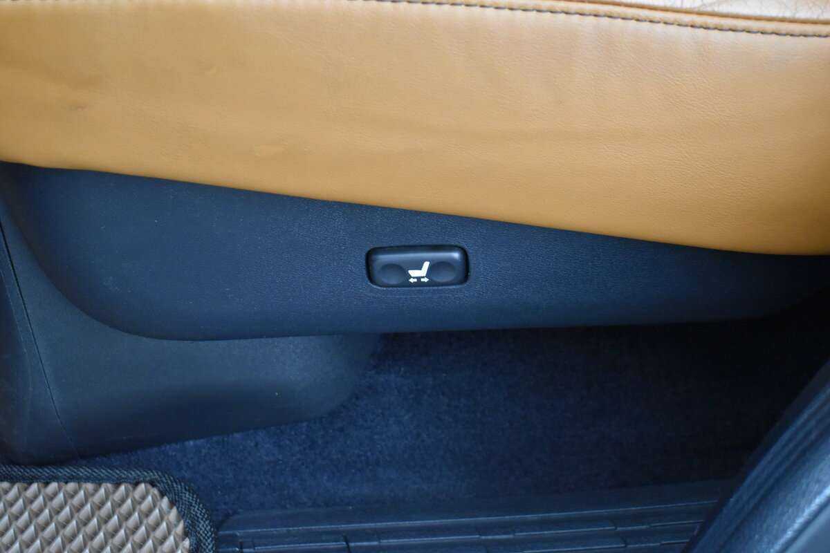 Купить Lexus LX 570, 2013, 140 697 км, фото №8