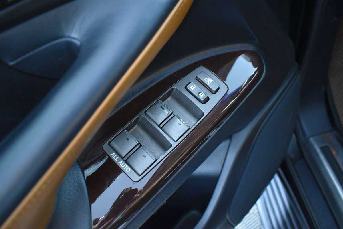 Купить Lexus LX 570, 2013, 140 697 км, фото №9