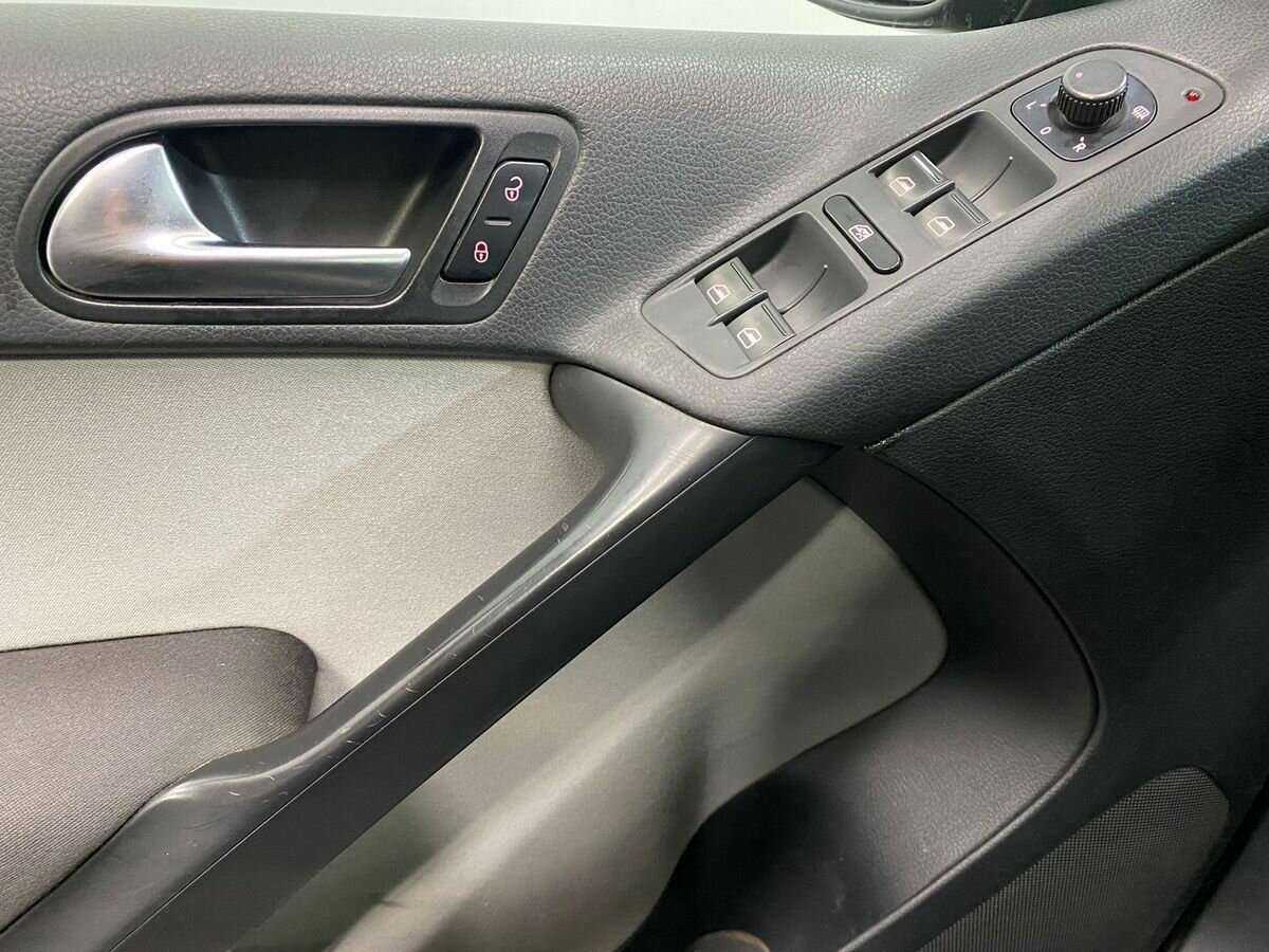 Купить Volkswagen Tiguan, 2011, 207 385 км, фото №17