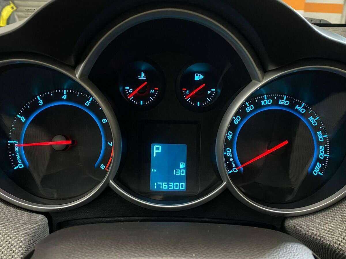 Купить Chevrolet Cruze, 2011, 176 300 км, фото №13