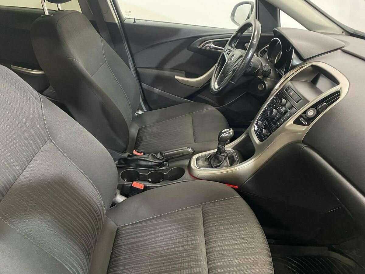 Купить Opel Astra, 2010, 138 310 км, фото №10