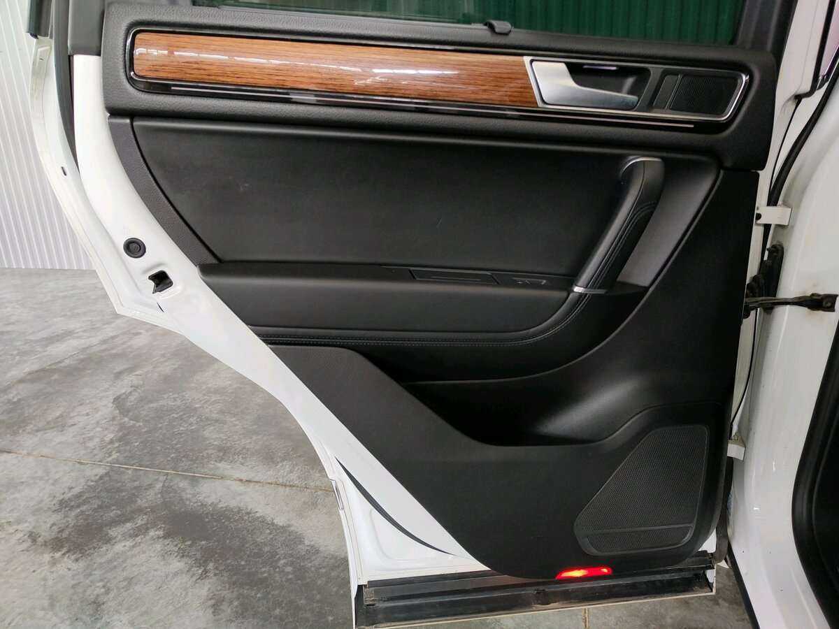 Купить Volkswagen Touareg, 2018, 127 339 км, фото №14