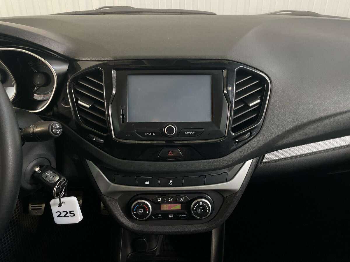 Купить Lada (ВАЗ) Vesta, 2017, 136 873 км, фото №11