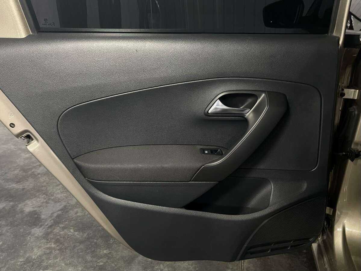 Купить Volkswagen Polo, 2017, 100 072 км, фото №20