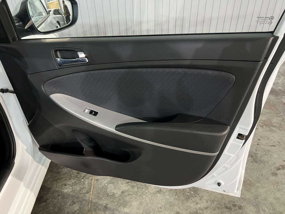 Купить Hyundai Solaris, 2014, 65 000 км, фото №12