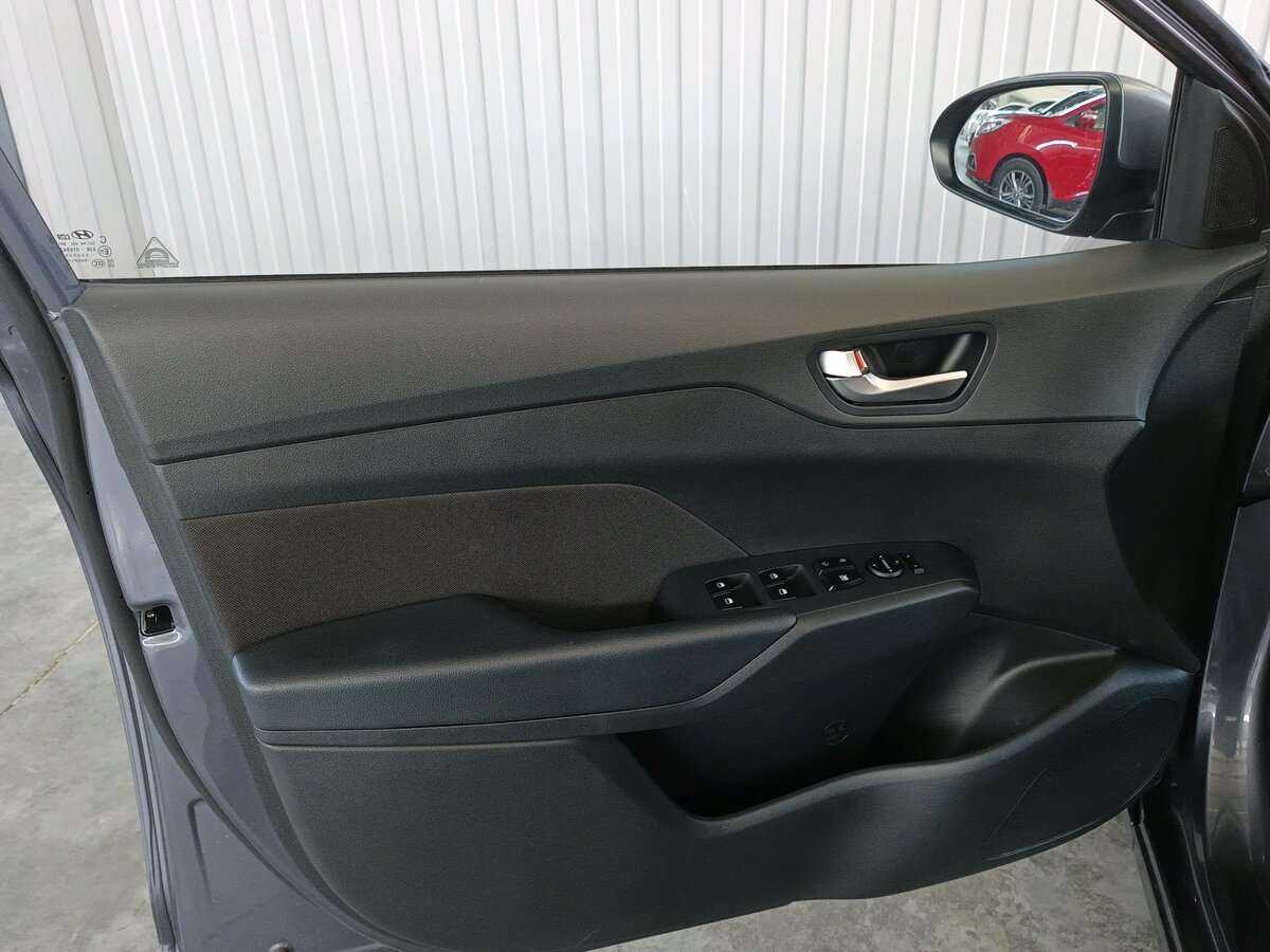 Купить Hyundai Solaris, 2022, 16 800 км, фото №9