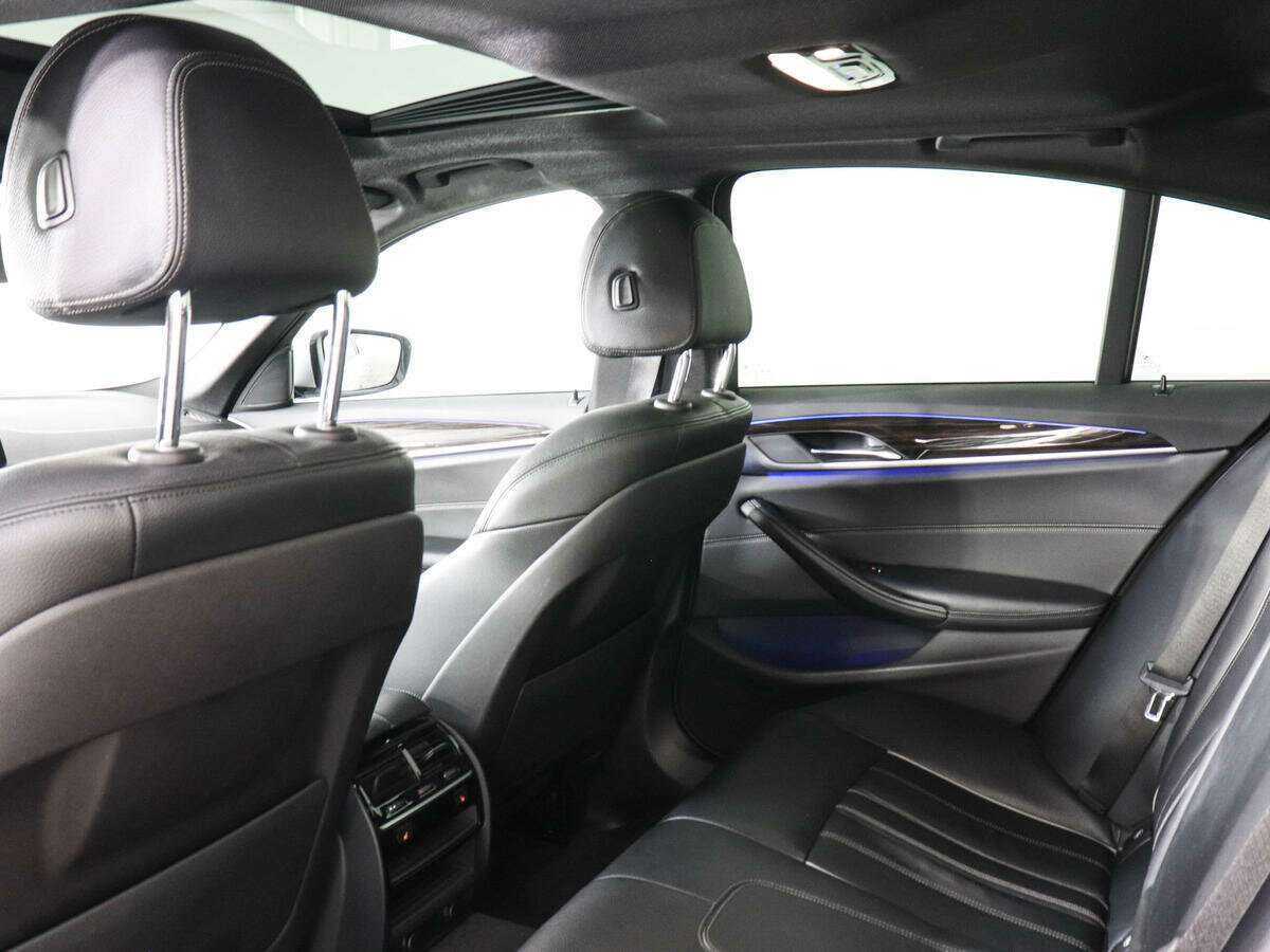 Купить BMW 5 серии 530i xDrive, 2017, 130 680 км, фото №10