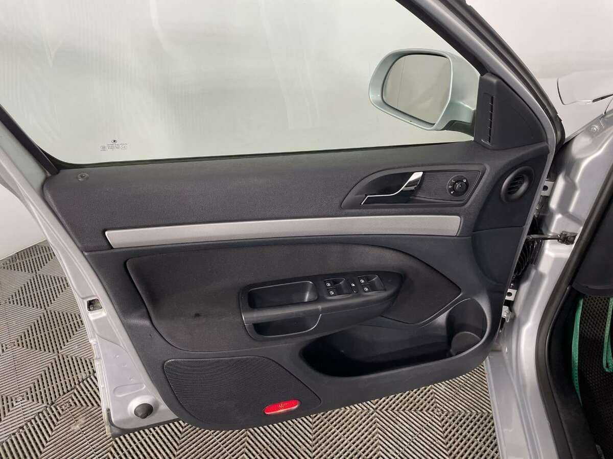 Купить Skoda Octavia, 2010, 235 600 км, фото №8