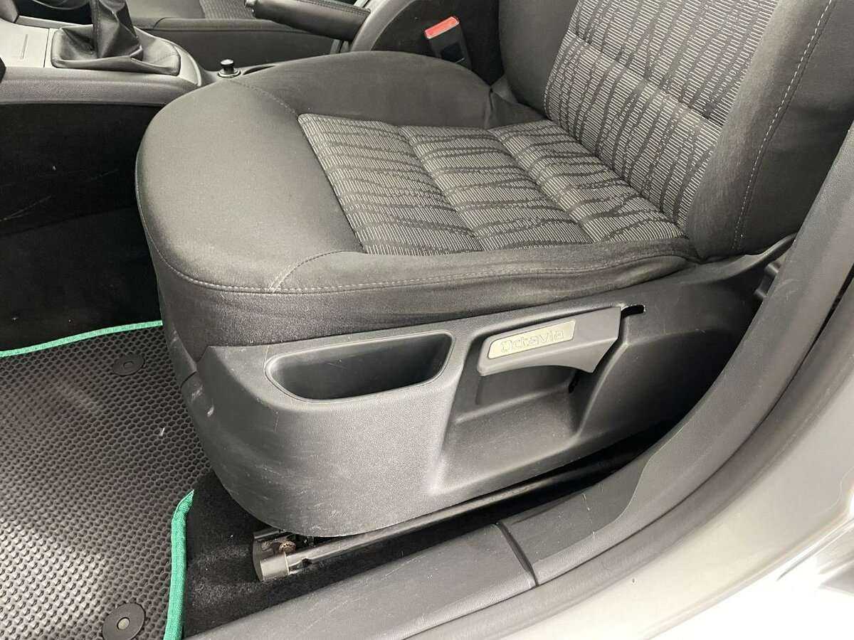 Купить Skoda Octavia, 2010, 235 600 км, фото №10
