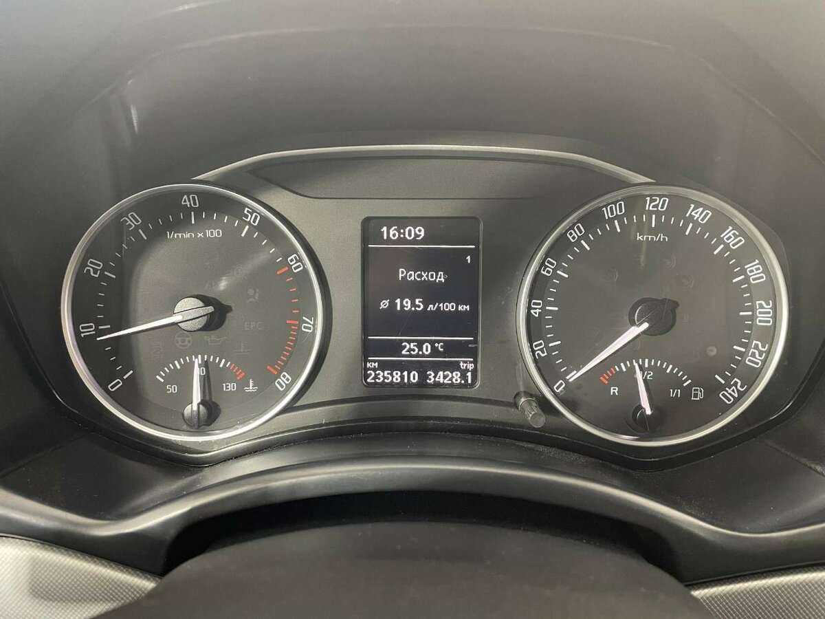 Купить Skoda Octavia, 2010, 235 600 км, фото №11