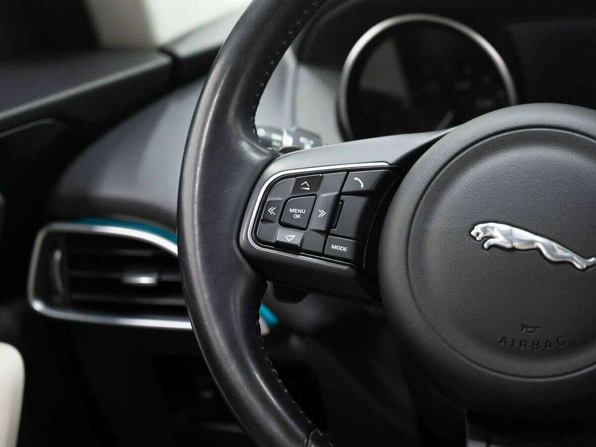 Купить Jaguar F-Pace, 2017, 94 000 км, фото №12