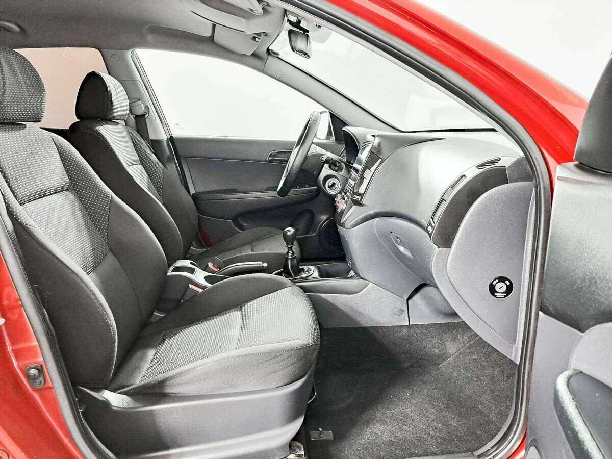 Купить Hyundai i30, 2009, 320 000 км, фото №9