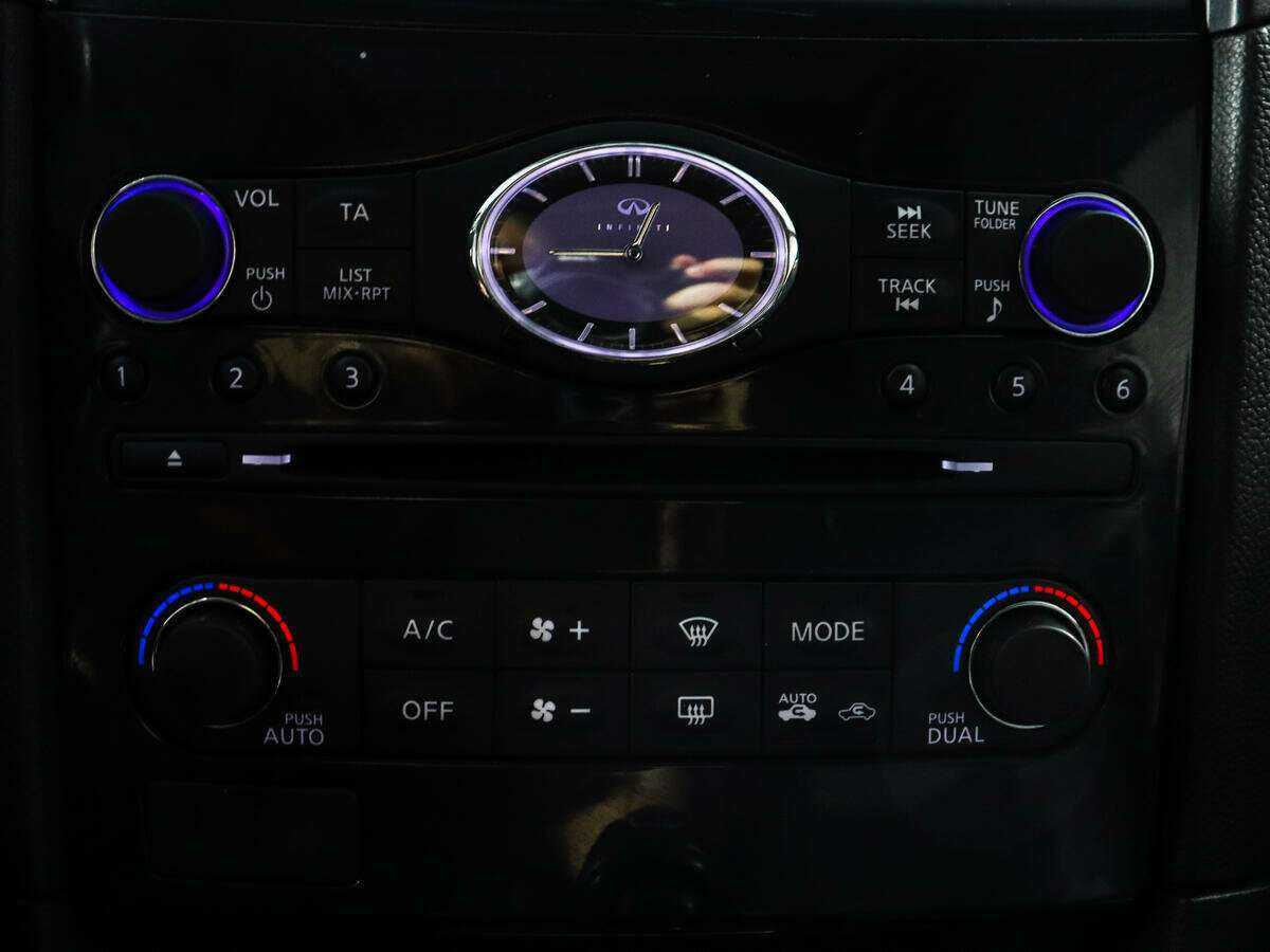 Купить Infiniti FX30d, 2013, 94 321 км, фото №15