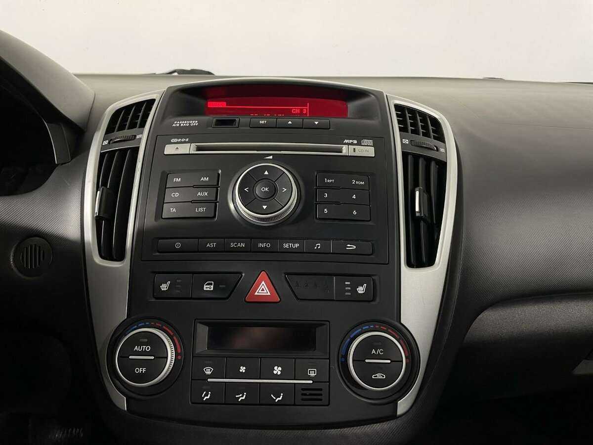 Купить Kia Ceed, 2011, 180 000 км, фото №12