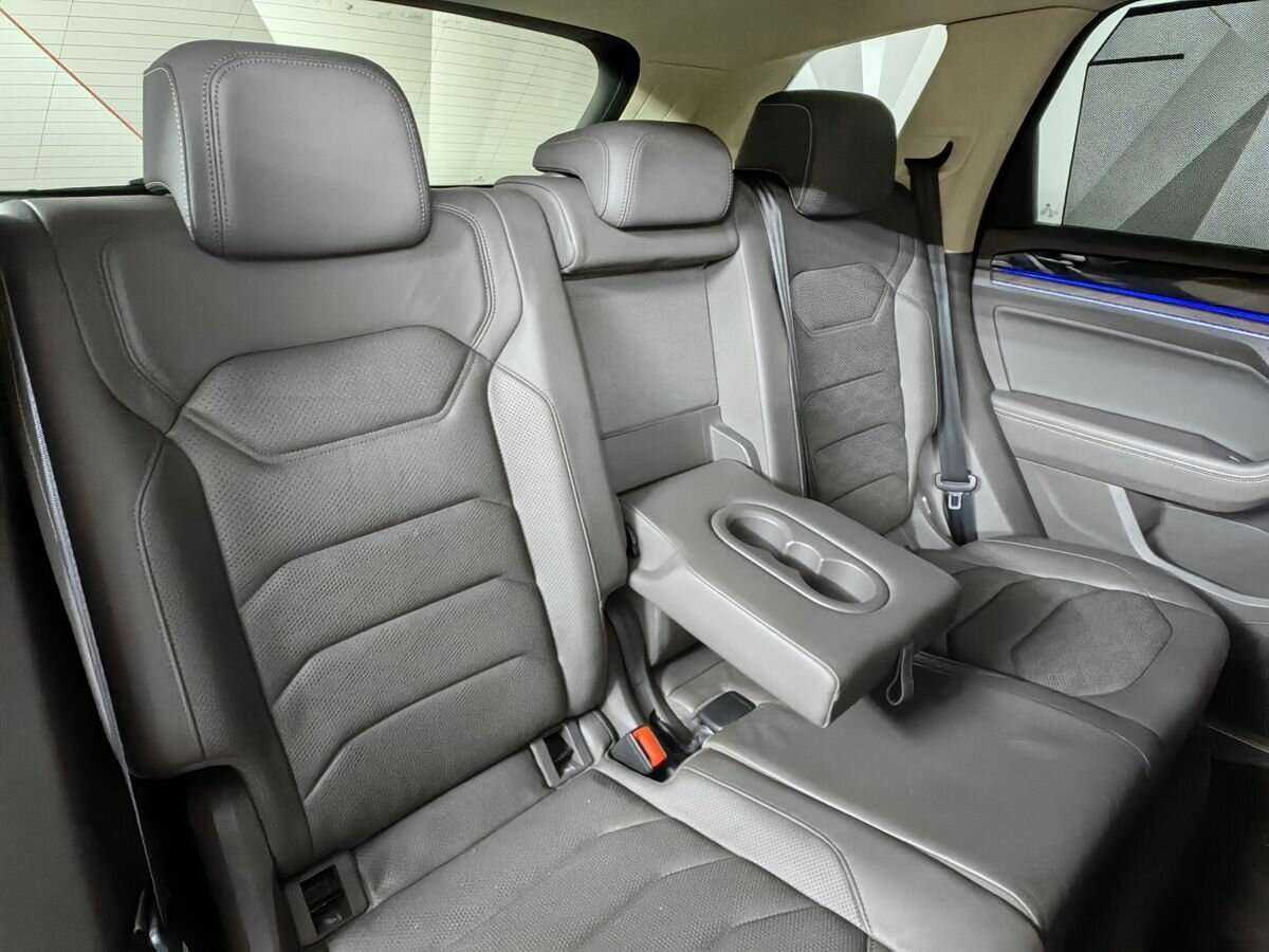 Купить Volkswagen Touareg, 2018, 139 797 км, фото №13