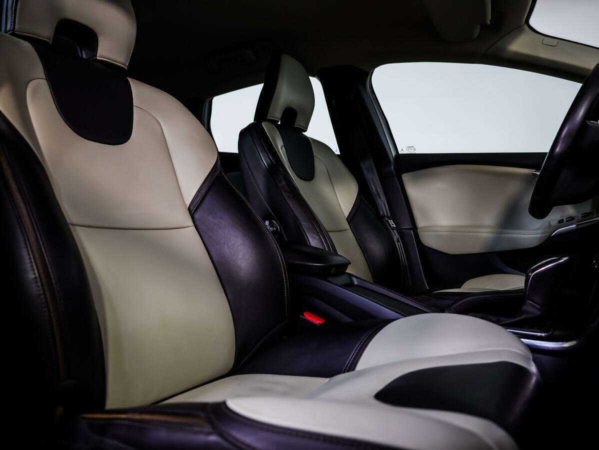 Купить Volvo V40 Cross Country, 2018, 96 348 км, фото №9