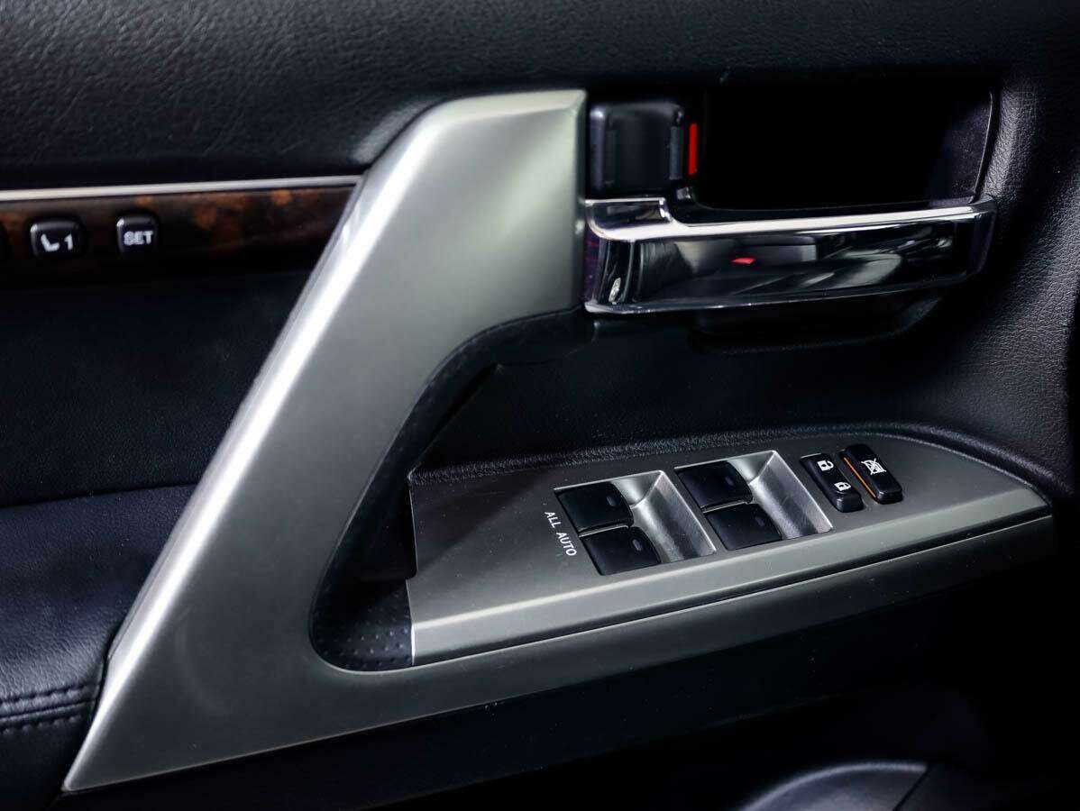 Купить Toyota Land Cruiser, 2012, 187 987 км, фото №17