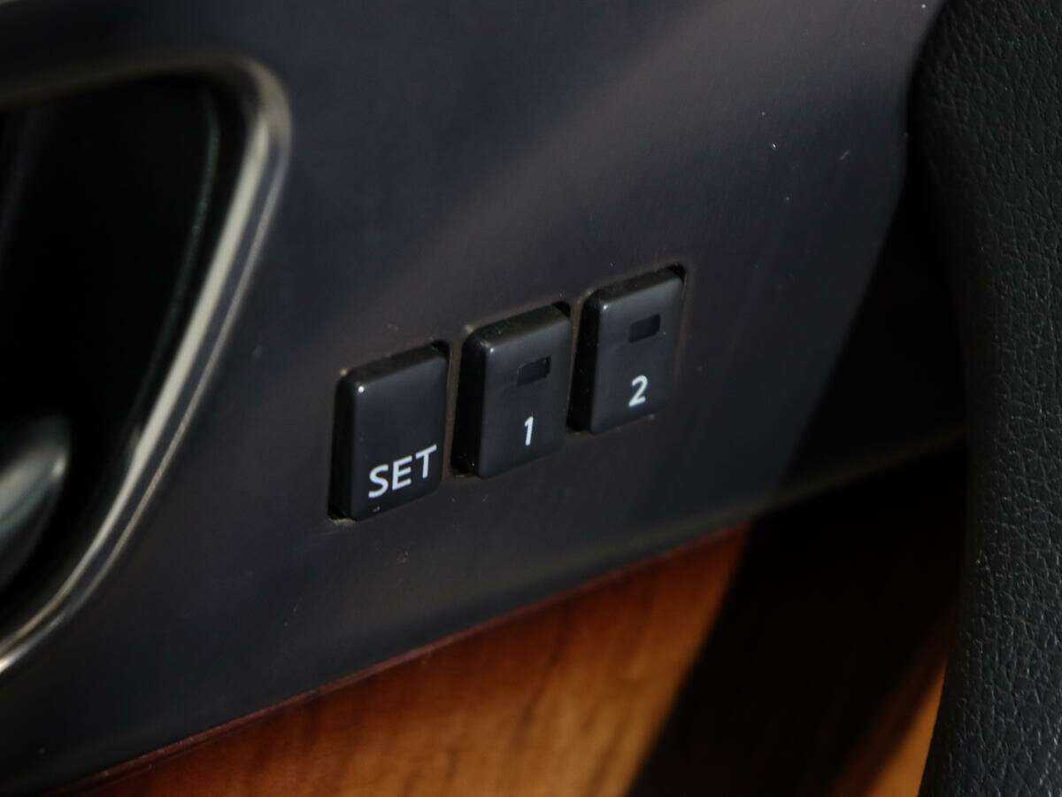 Купить Infiniti FX37, 2011, 197 306 км, фото №21