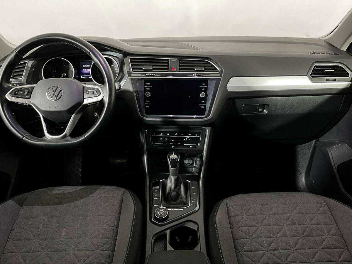 Купить Volkswagen Tiguan, 2021, 45 200 км, фото №10